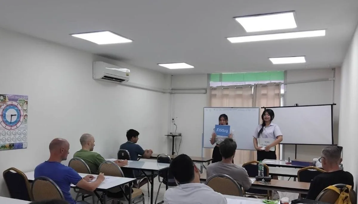 Thai ED Visa classroom — students learning Thai language in Pattaya